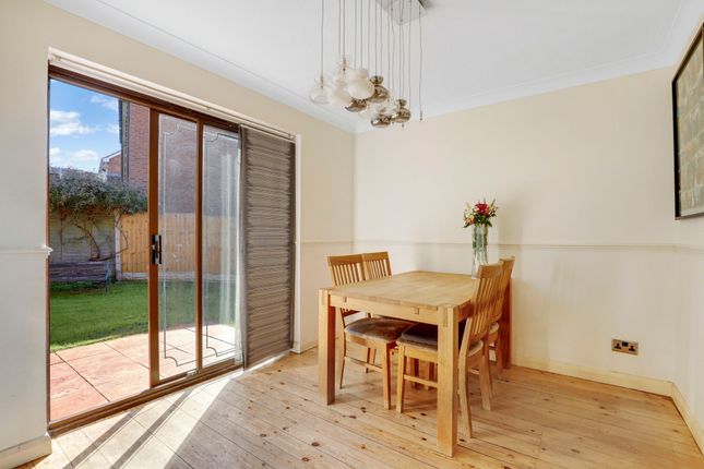 9 Kenton Avenue, Nottingham photo 4