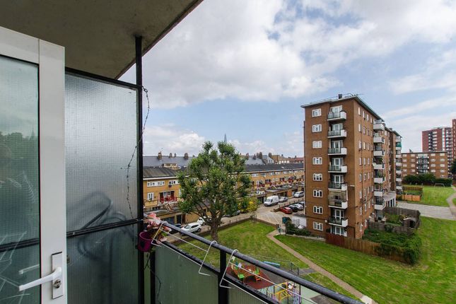 Flat for sale in East Street, Elephant And Castle, London