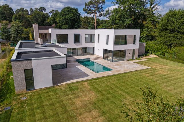 Passaro, 7, Birds Hill Road, Leatherhead photo 2