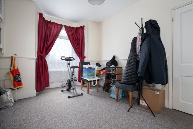 22, Horton Road, West Drayton photo 3