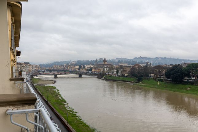 Apartment for sale in Lungarno Vespucci, Florence City, Florence, Tuscany, Italy