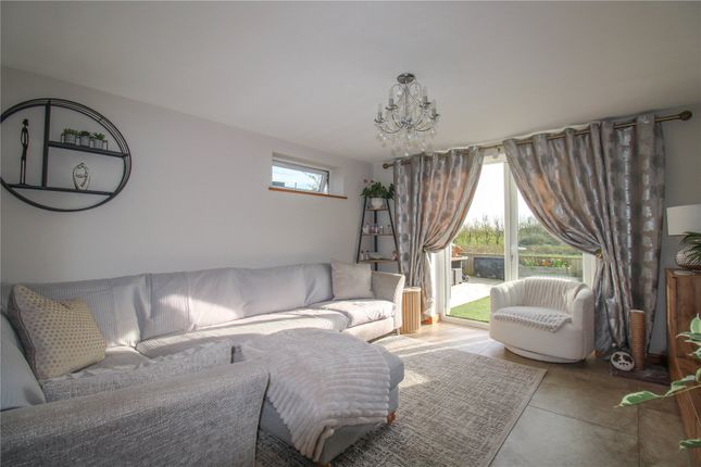 16a, Green Close, Wiltshire photo 4