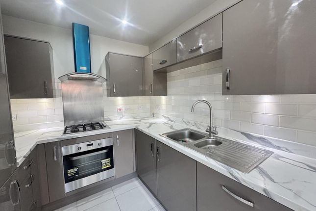3, Copper Beech Close, Maidstone photo 3