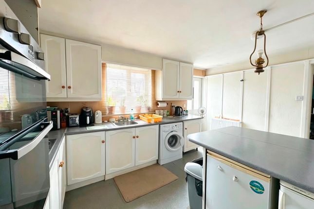 38a Athelstan Road, Romford photo 2