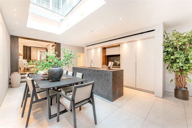 Deanery House, 2, Deanery Street, London photo 3