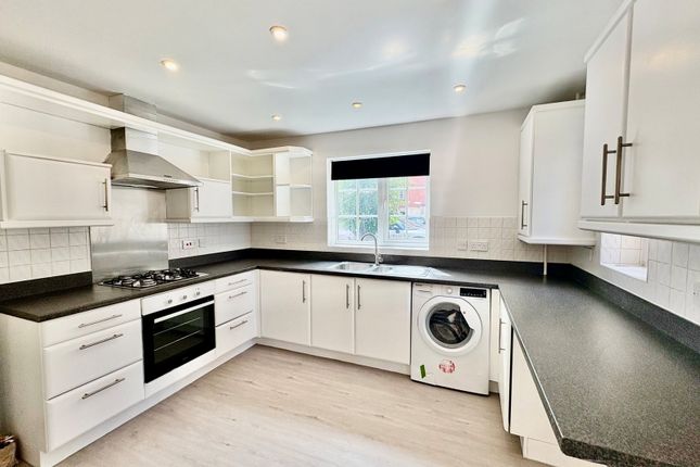 35, Columbus Avenue, Brierley Hill photo 2