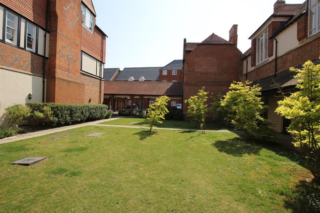 Flat for sale in St. Marys, Wantage