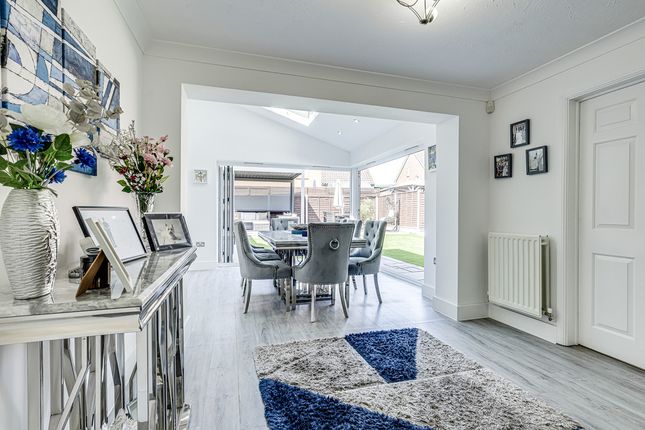 35, Farne Drive, Wickford photo 4