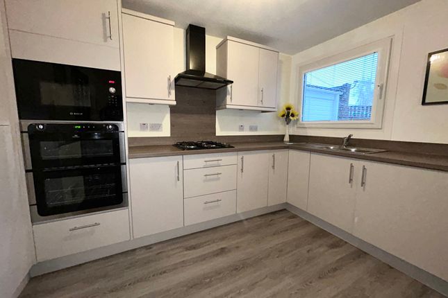 99, Hertford, Gateshead photo 2