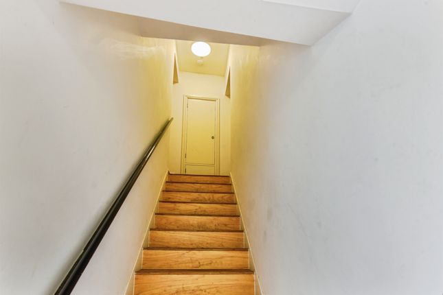 4, The Old Artichoke Apartments, The Nursery, Devizes photo 4