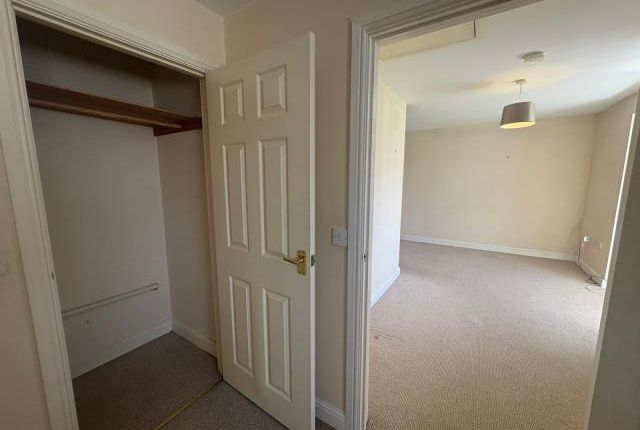 7, Valiant Court, Carterton photo 3