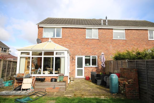 Semi-detached house for sale in Goldsmith Close, Thatcham