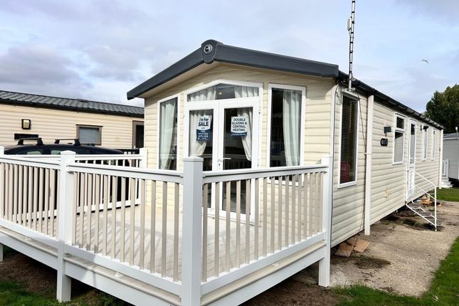 Broadland Sands Holiday Park, Corton photo 2