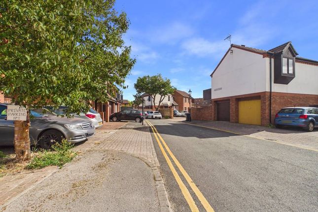 36, Marine Wharf, HULL photo 2