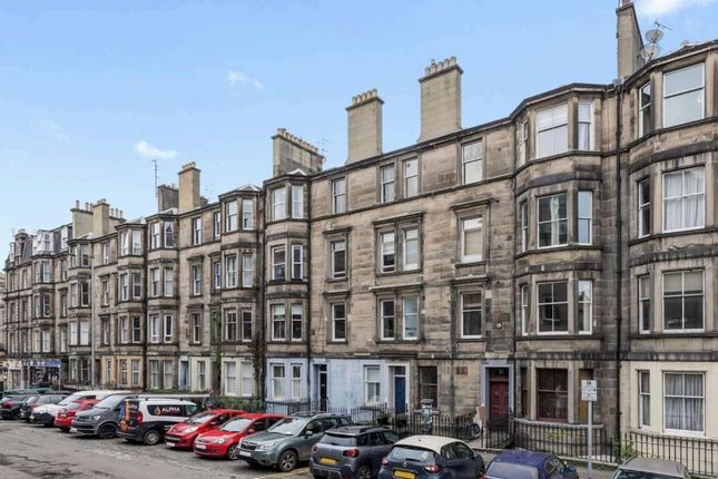 Flat to rent in 19/2 Montgomery Street, Hillside, Edinburgh.