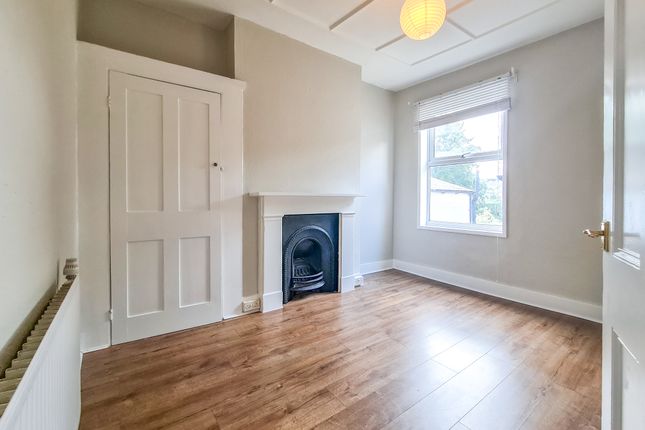 Terraced house to rent in Park Ridings, London