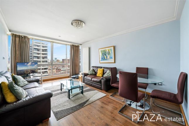 Flat for sale in Quadrangle Tower, Cambridge Square, London