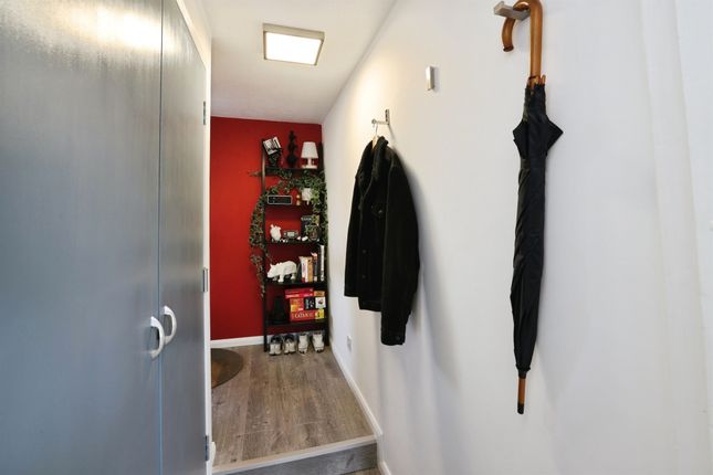 Flat 12, Saxon Court, Kingsway Gardens, Andover photo 4