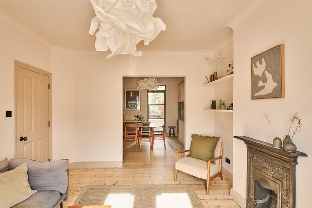 147 Fairfax Road, London photo 3
