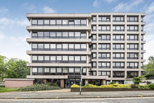 Thumbnail Flat for sale in Hanover House, Kings Road, Reading