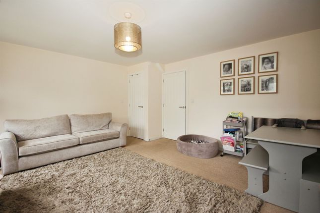 15, Doughty Drive, Leamington Spa photo 3