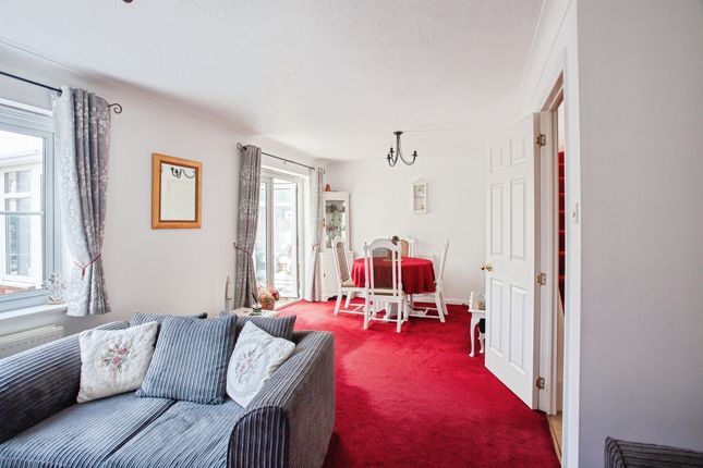 21, Juniper Avenue, Leeds photo 4