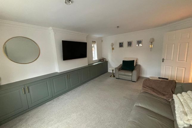 38, The Orchard, Beverley photo 3