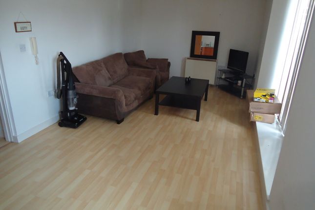 Flat 5 Tower 3, 22, Lakeside Rise, Manchester photo 2