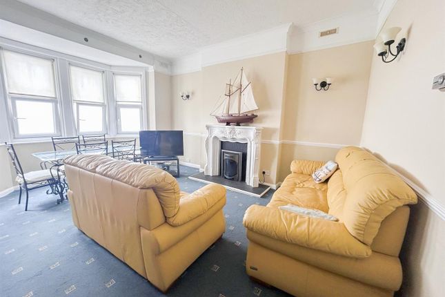 F4, 8, West Parade, Bexhill photo 4