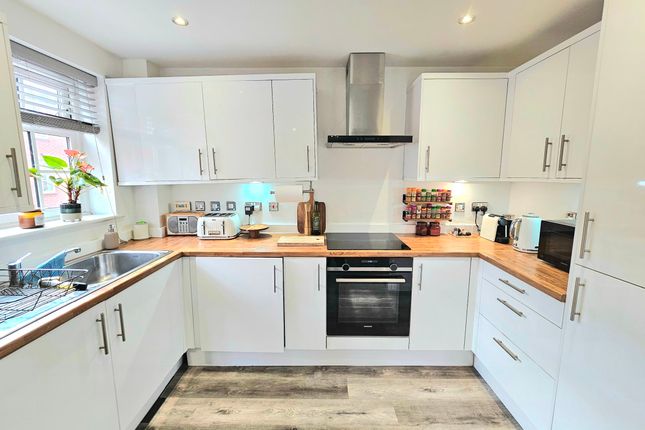 240 Horseshoe Crescent, Birmingham photo 4