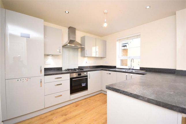 14, Barton Way, Leeds photo 4