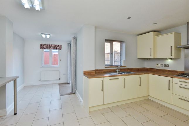 113, Selkirk Drive, Milton Keynes photo 3