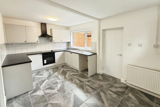 94 Lower Sandford Street, Lichfield photo 2