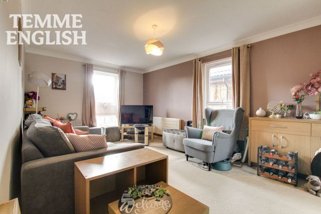 10 Evergreen Court Grange Avenue, Wickford photo 5