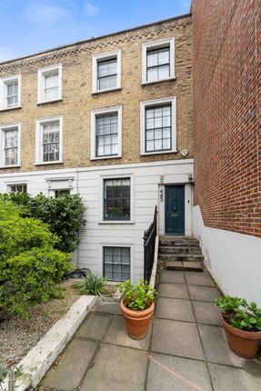 Terraced house for sale in Kingsland Road, London