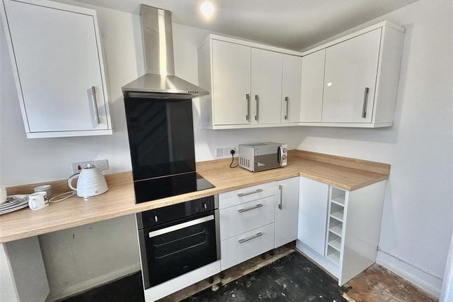 27, Dorchester Road, NOTTINGHAM photo 3