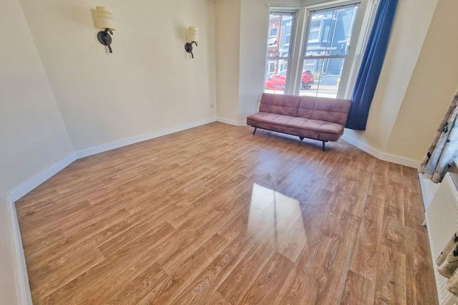 Flat 1, 27 Cabbell Road, Cromer photo 2
