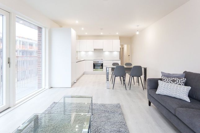 Flat for sale in Chrome Apartments, Hargrave Drive, Harrow