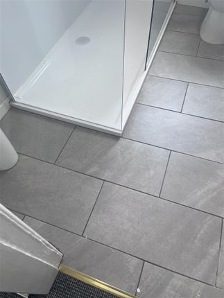 Shower-Room
