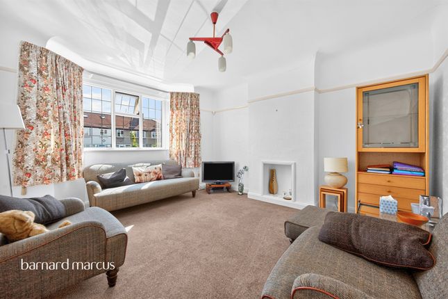 40, Bramshaw Rise, New Malden photo 2