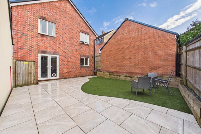 25, Marlstone Close, Gloucestershire photo 3