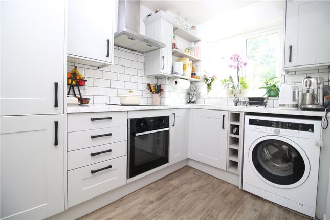 77, Eastlands, New Milton photo 4