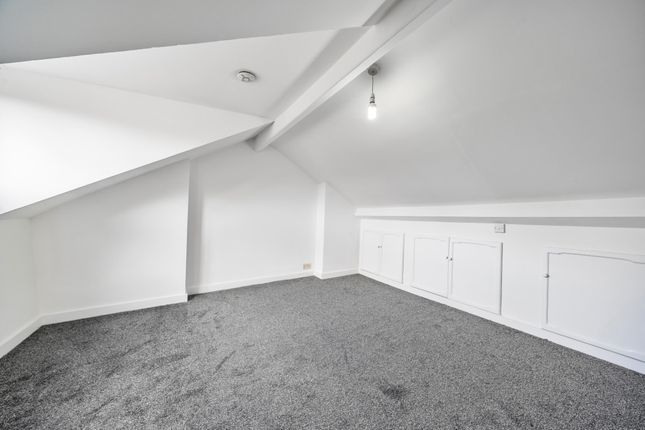 Flat 2, 127, Birchanger Road, London photo 4