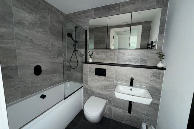 Apartment 305 Enigma, Uptown Enigma Apartments, Salford photo 2