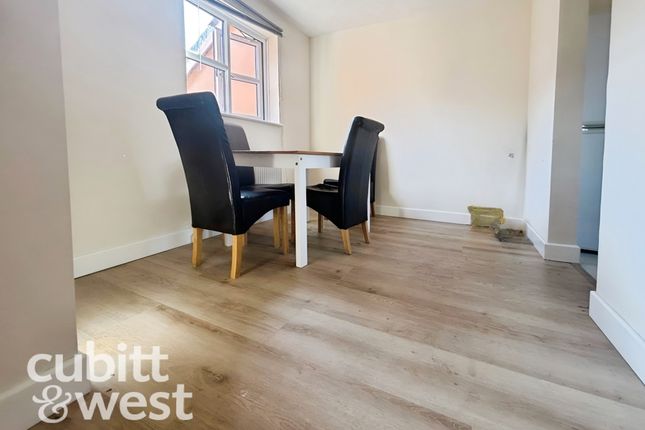 Room 6, Denning Mews, 30, Greetham Street, Southsea photo 5