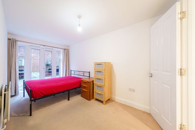 Flat 2, The Picture House,, Cheapside, Berkshire photo 3