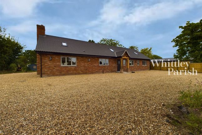 Thumbnail Bungalow for sale in Vicarage Road, Great Hockham, Thetford