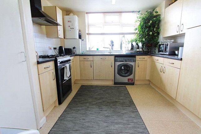 128, Audley Court, Northolt photo 2