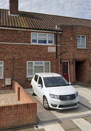 Thumbnail Room to rent in Britannia Crescent, Wivenhoe, Colchester