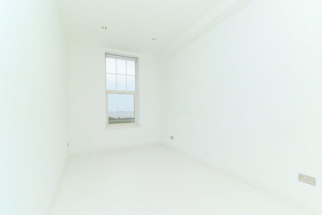 Apartment 18, Endcliffe Apartments,, First Avenue, Margate photo 4